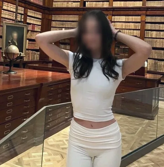 Lucy, 19