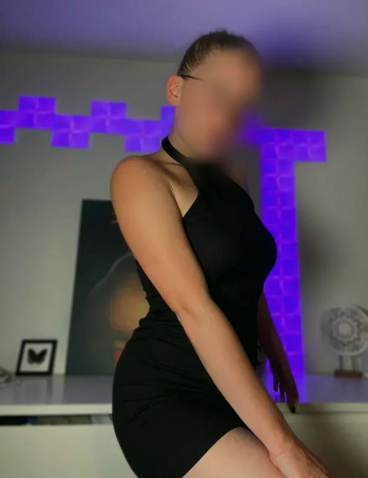 Michelle, 26