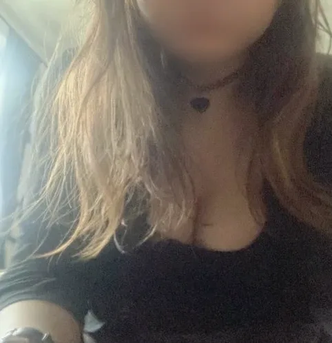 Natalie, 28